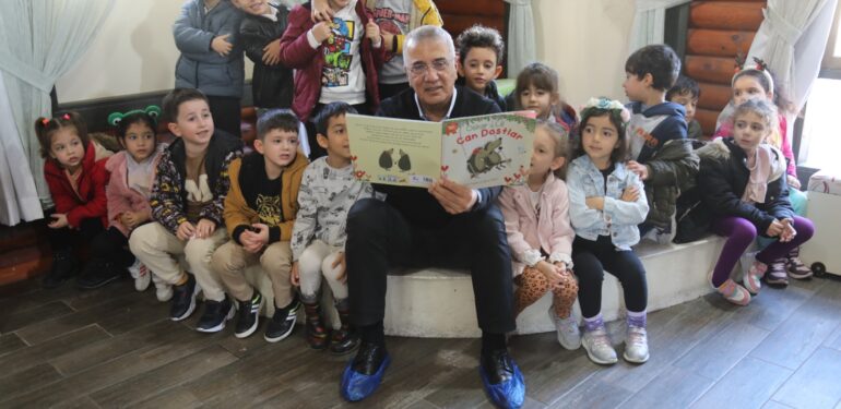 BAŞKAN TARHAN’DAN MİNİKLERE SÜRPRİZ ZİYARET