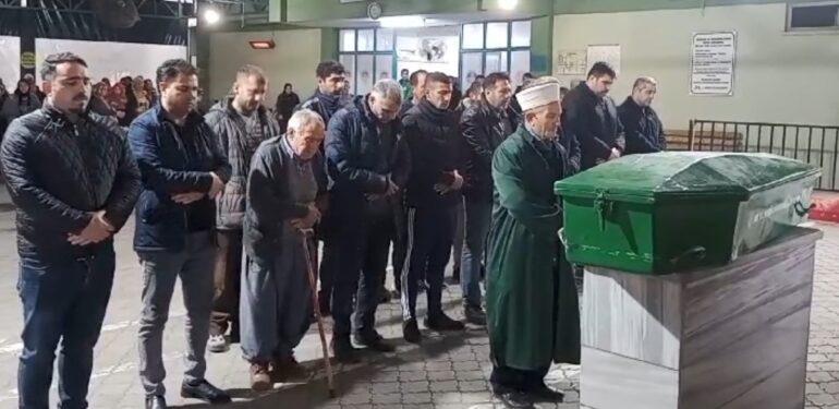 Mersin’de kocası tarafından öldürülen kadın toprağa verildi