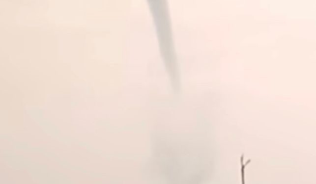 Mersin’de yağışlı hava etkili olmaya başladı, Akdeniz’de hortum çıktı