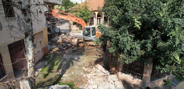 TARİHİ ÇANKAYA İLKOKULU’NUN RESTORASYON SÜRECİ BAŞLADI
