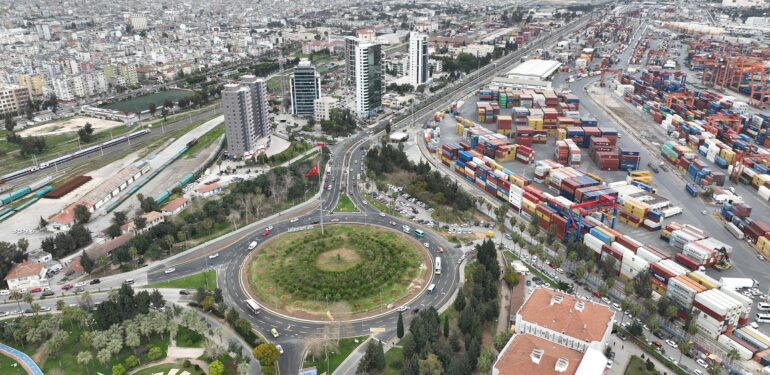 Mersin Liman yolu yenilendi