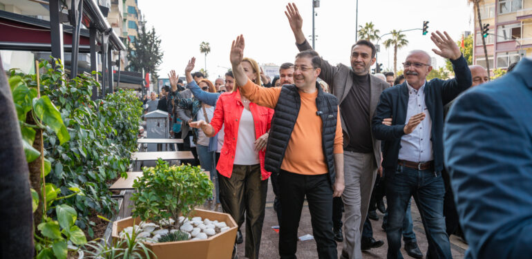 SERDAR SOYDAN’A VATANDAŞLARDAN BÜYÜK İLGİ