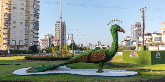 Mersin’de kavşaklar estetik dokunuşlarla güzelleşiyor