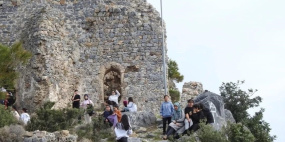 Bozyazı’da öğrenciler Softa Kalesi’ni keşfetti