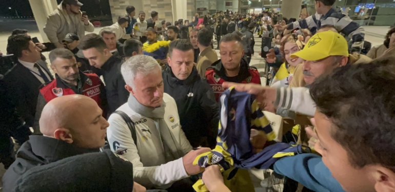 Fenerbahçe kafilesi, Adana’ya geldi