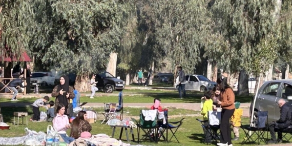 Mersinliler sıcak havayı fırsat bilip piknik yaptı