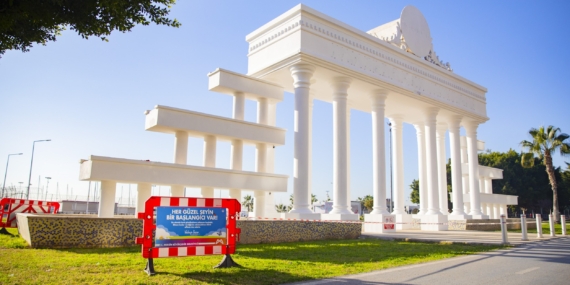 Mersin’de taraftar maydanları yenileniyor