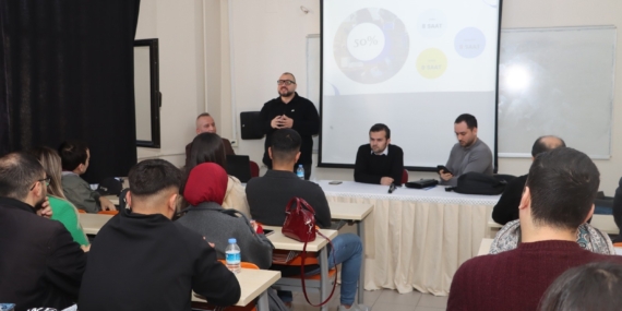 Kariyer Merkezi öğrencilerle buluşmaya devam ediyor