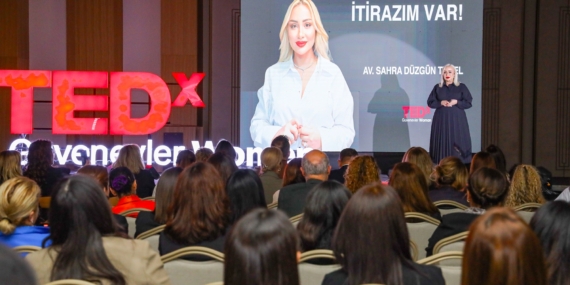 SAHRA DÜZGÜN TUCEL’DEN TEDx’te DİKKAT ÇEKEN ÇIKIŞ: ‘İTİRAZIM VAR!’