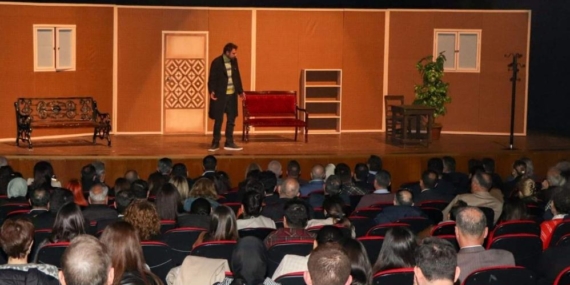 Mersin’de bağımlılığa karşı ‘Beynimdeki Güç’ adlı oyunun galası yapıldı