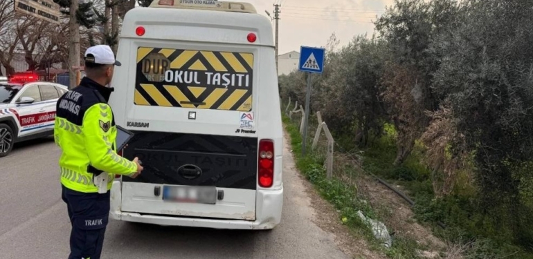 Mersin’de okul servis araçları denetleniyor