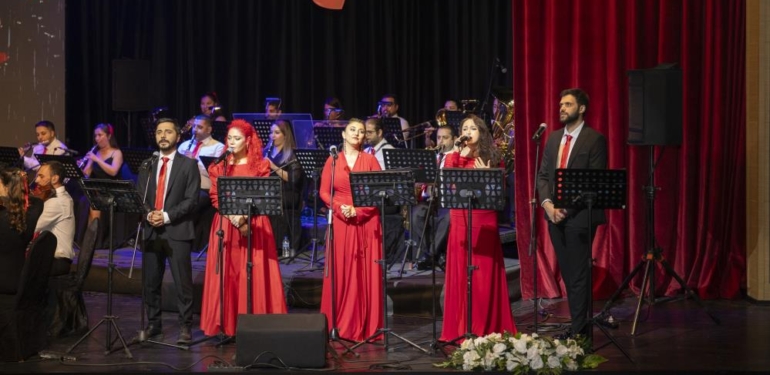 Kent Orkestrası ‘Sevgililer Günü’ne özel konser verdi