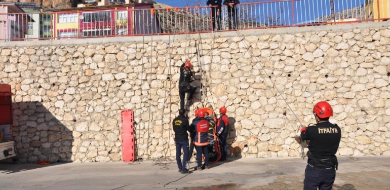 Mersin itfaiyesi tecrübelerini paylaşıyor