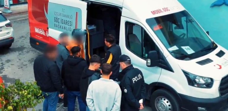 Mersin’de düzensiz göç ile mücadeleye yönelik huzur uygulaması