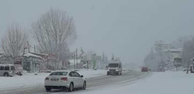 Mut Sertavul Geçidi’nde zincirsiz araçların geçişine izin verilmiyor