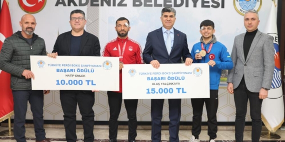 Mersinli boksörler Konya’dan madalya ile döndü