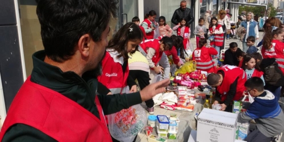 Ramazan ayı nedeniyle çocuklar örnek bir çalışmaya imza attı