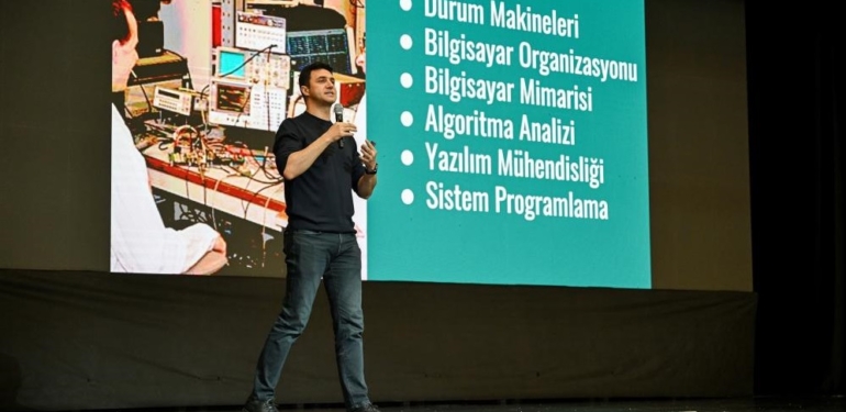 Mersin’de YKS’ye hazırlanan öğrencilere meslek tanıtım semineri düzenlendi