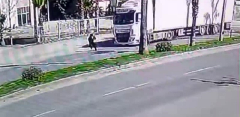 Mersin’de tırın çarptığı genç kız 12 günlük yaşam savaşını kaybetti