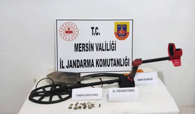 Silifke’de 1. derece sit alanında dedektörle kaçak kazı: Yabancı uyruklu şüpheli suçüstü yakalandı