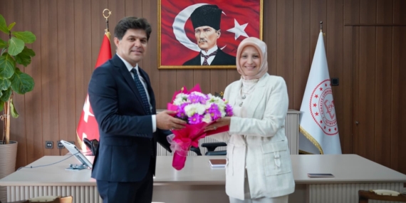 Mersin İl Milli Eğitim Müdürlüğü’nde devir teslim: Özdemirci görevi Durmuş’tan aldı