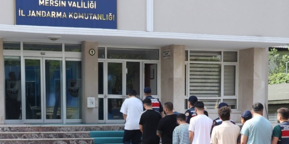 Mersin’de jandarmadan eş zamanlı operasyon: 14 hükümlü yakalandı