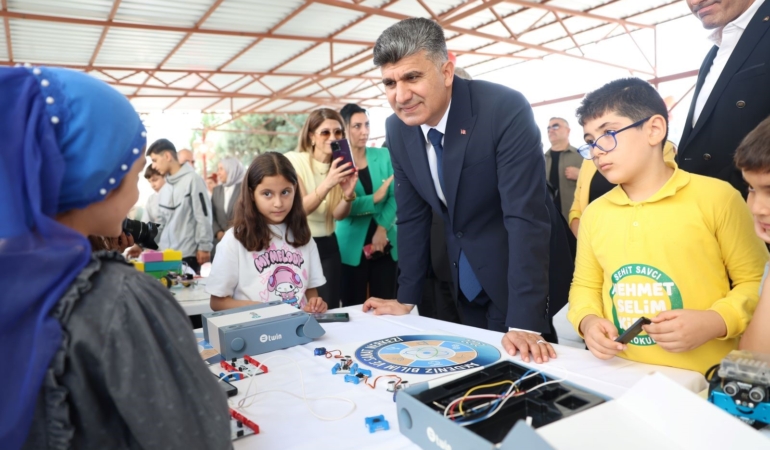 Akdeniz’de CodeWeek coşkusu: Şener öğrenci projelerini inceledi, okulları ziyaret etti
