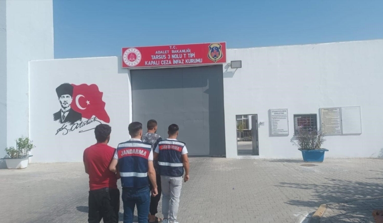 Mersin’de DEAŞ’a eleman temin ettiği belirlenen 2 kişi tutuklandı