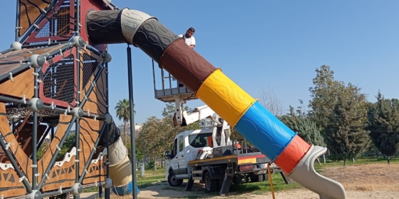 Akdeniz’de parklar elden geçiriliyor: Merkez–kırsal fark etmeksizin yenileme seferberliğ