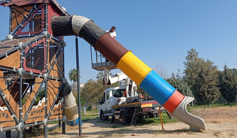 Akdeniz’de parklar elden geçiriliyor: Merkez–kırsal fark etmeksizin yenileme seferberliğ