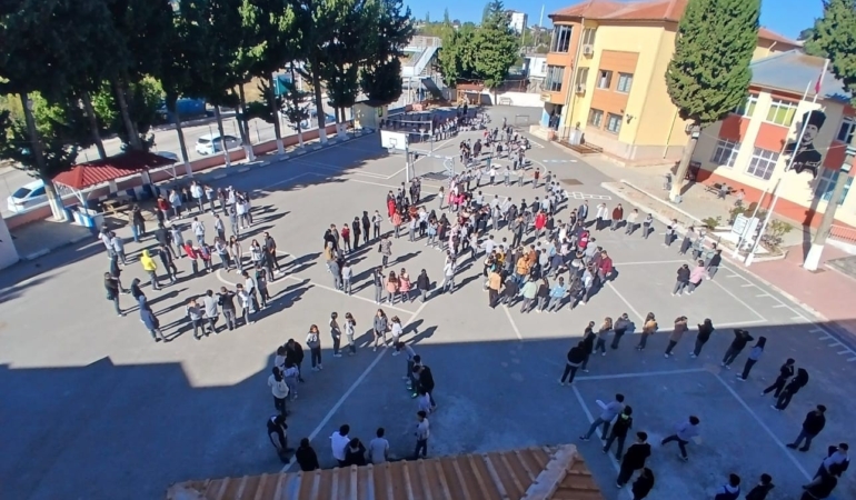 Mersin’de tüm okullarda eş zamanlı tahliye tatbikatı: “Afetler ve Dayanıklılık Ayı” başladı