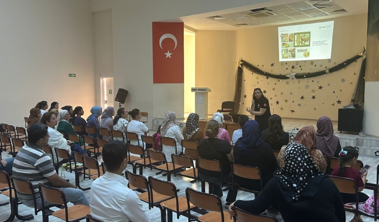 Mersin’de “En İyi Narkotik Polisi Anne” eğitimleri: Annelere bağımlılıkla mücadele rehberi
