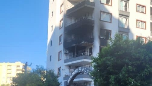 Mezitli’de apartman dairesinde yangın: Can kaybı yok, daire kullanılamaz