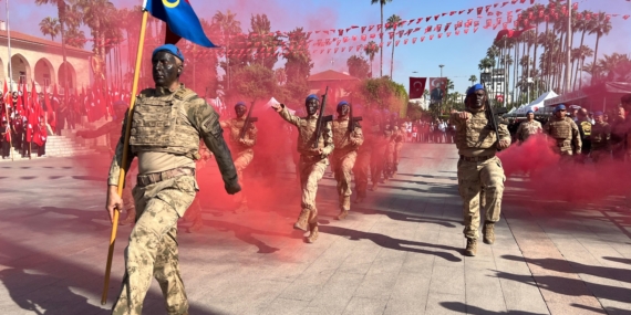 Mersin’de 29 Ekim kutlamaları: Renkli gösteriler, komandolar, resmi geçit