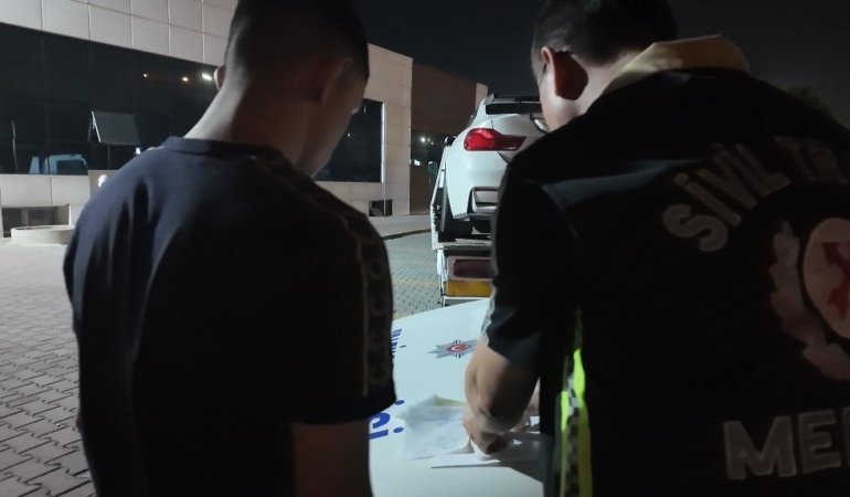 Mersin’de “drift” videosuna ağır yaptırım: Ehliyet daimi iptal, 55.659 TL ceza, araç 2 ay trafikten men