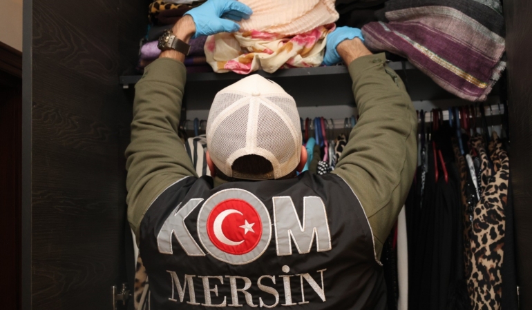 Mersin’de gümrük soruşturması: 35 adrese baskın, 6’sı memur 11 tutuklu