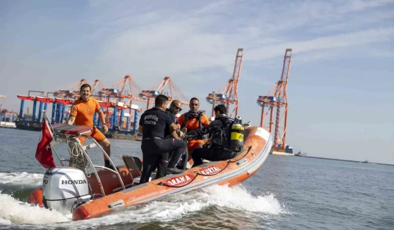 Mersin İtfaiyesi su altı–su üstü timi 7/24 hazır: 321 km sahilde ve ülke genelinde göreve çıkıyor