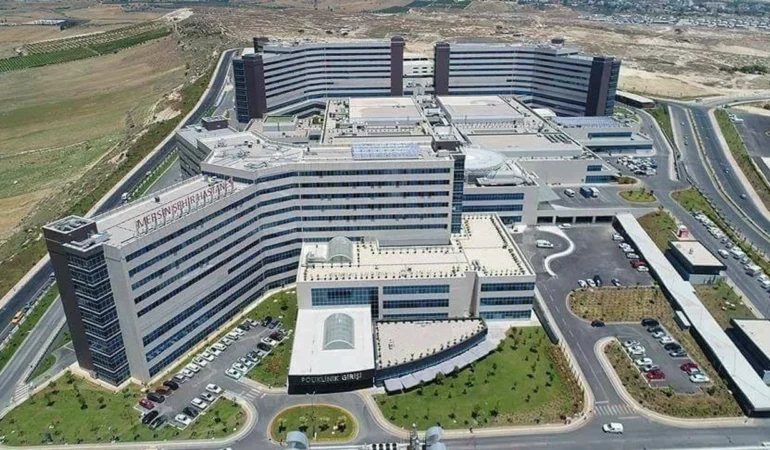 Mersin Şehir Hastanesi 9 Yılda 21,5 Milyon Muayeneye Ulaştı: 2025’te 3,28 Milyon Başvuru, 78 Bin Ameliyat