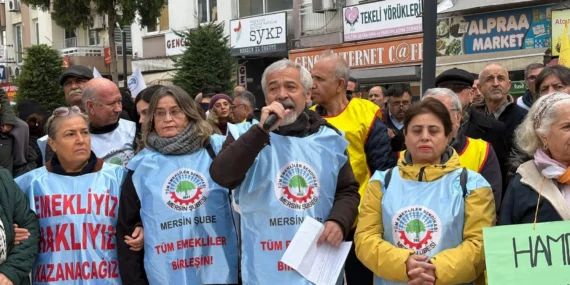 Emekliler Zam Tepkisiyle Yürüdü: “Kayıplarımızı Geri Alana Kadar Mücadele Edeceğiz”