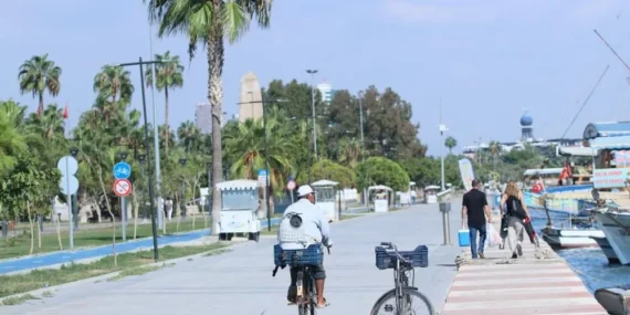 2026’nın İlk Gününde Mersin Sahile Taştı: Güneşli Hava Kentte Bayram Havası Estirdi