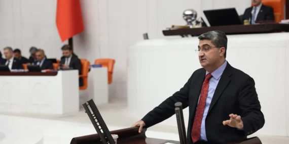 Ekmen: “İthal Muz Vergisi Artışı Önemli Ama Zincir Market Hegemonyasına Tedbir Şart”
