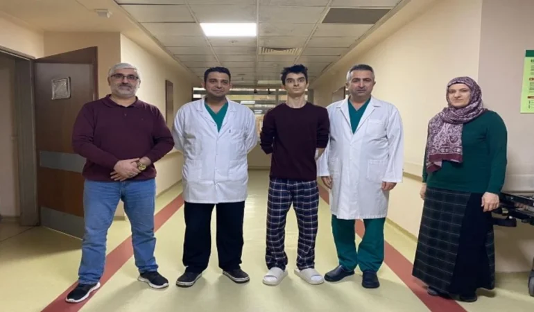 Toros Devlet Hastanesi’nde ileri düzey skolyoz ameliyatı: 10 saat süren operasyonla başarılı sonuç