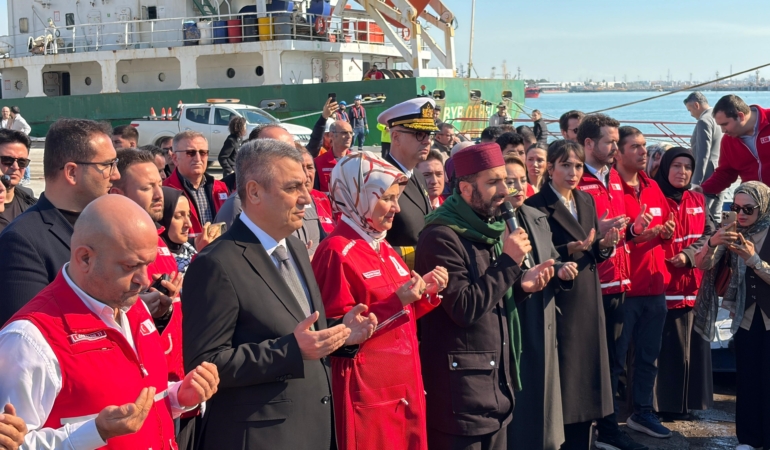 Kızılay’ın 21’inci İyilik Gemisi Ramazan’ın ilk gününde Mersin’den Gazze için yola çıktı