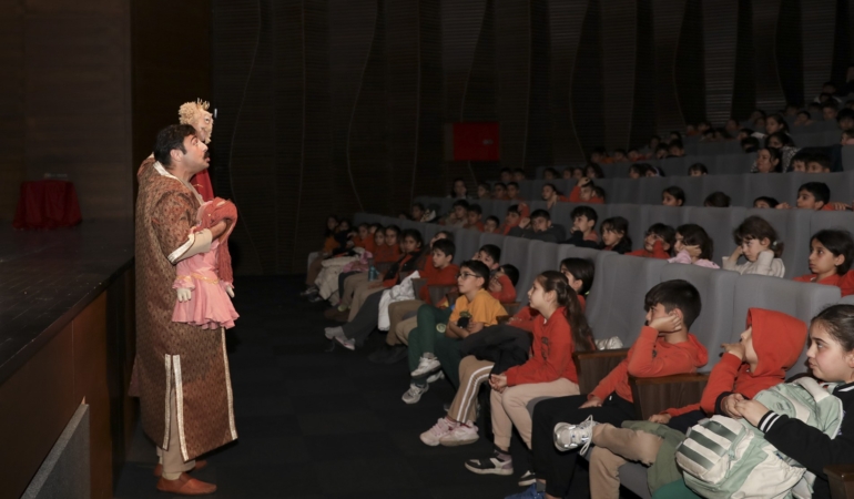 “Haydi Gençler Tiyatroya” ile 10 temsilde 2 bini aşkın gence ulaşıldı