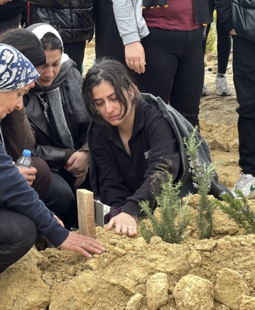 MERSİN'DE BİYOPSİ SONRASI ÖLÜMDE İHMAL İDDİASI KARACİĞERİNDEKİ KİTLE NEDENİYLE YAPILAN BİOPSİ SONRASI FENALAŞARAK KAN KAYBEDEN VE 3 GÜN SONRA HAYATINI KAYBEDEN 36 YAŞINDAKİ ECZACI KALFASININ ÖLÜMÜNDE İHMAL OLDUĞUNU ÖNE SÜREN AİLE, HASTANE VE DOKTORLAR HAKKINDA SUÇ DUYURUSUNDA BULUNDU