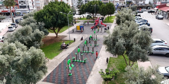 Mezitli’de parklar yenileniyor, yaşam alanları güçleniyor