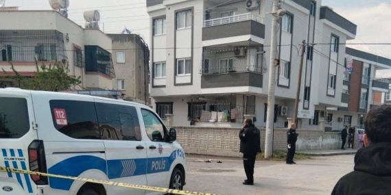 Uzaklaştırma kararını kaldırttığı kocası tarafından bıçaklanan kadın ağır yaralandı