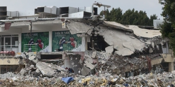 30 yıllık spor salonu yıkılıyor