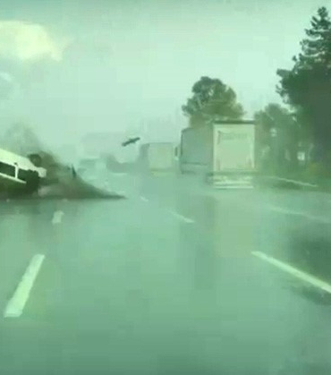 ADANA'DA PANELVAN ARAÇ TAKLA ATTI