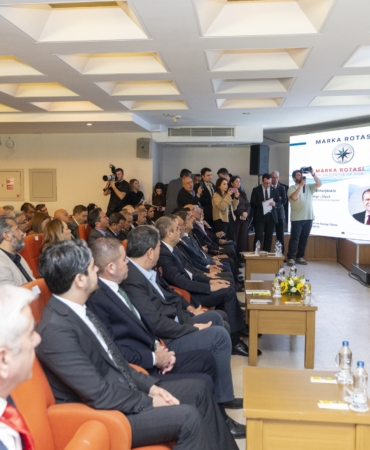 MERSİN'İN MARKA YOLCULUĞU MASAYA YATIRILDI SEÇER: "MERSİN HER YIL DAHA DA İYİ ANILAN BİR KENT"